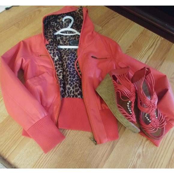 Peachy-pink wedges - Picture 4 of 5